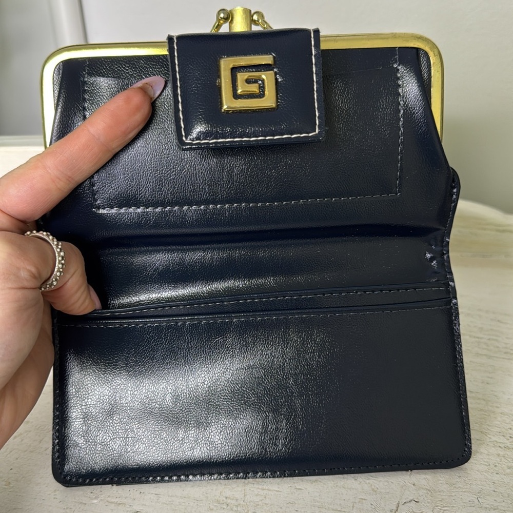 Vintage Sleek Navy Leather Wallet with Gold Clasp - Picture 6 of 8
